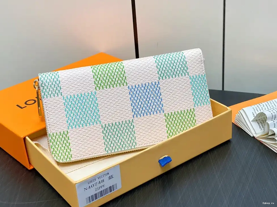 cm LOUIS VUITTON WALLET-19.5*10.5*2.5 ZIPPY 0521